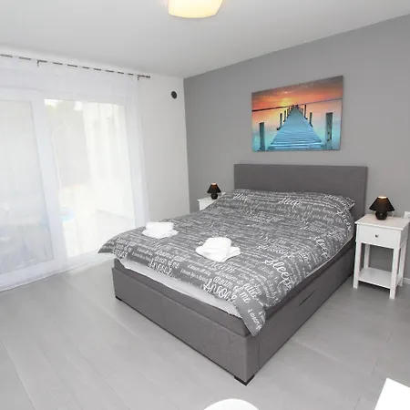 Karlo 2 아파트 로비니