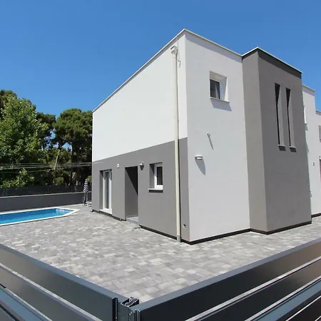 Apartment Karlo 2 *