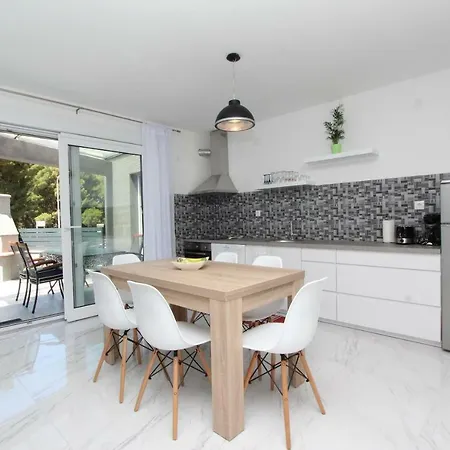 Karlo 2 Apartmán