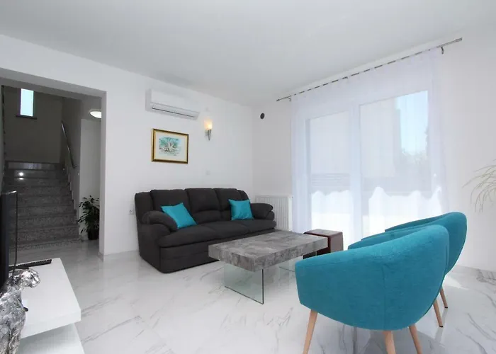 Appartement Karlo 2 *